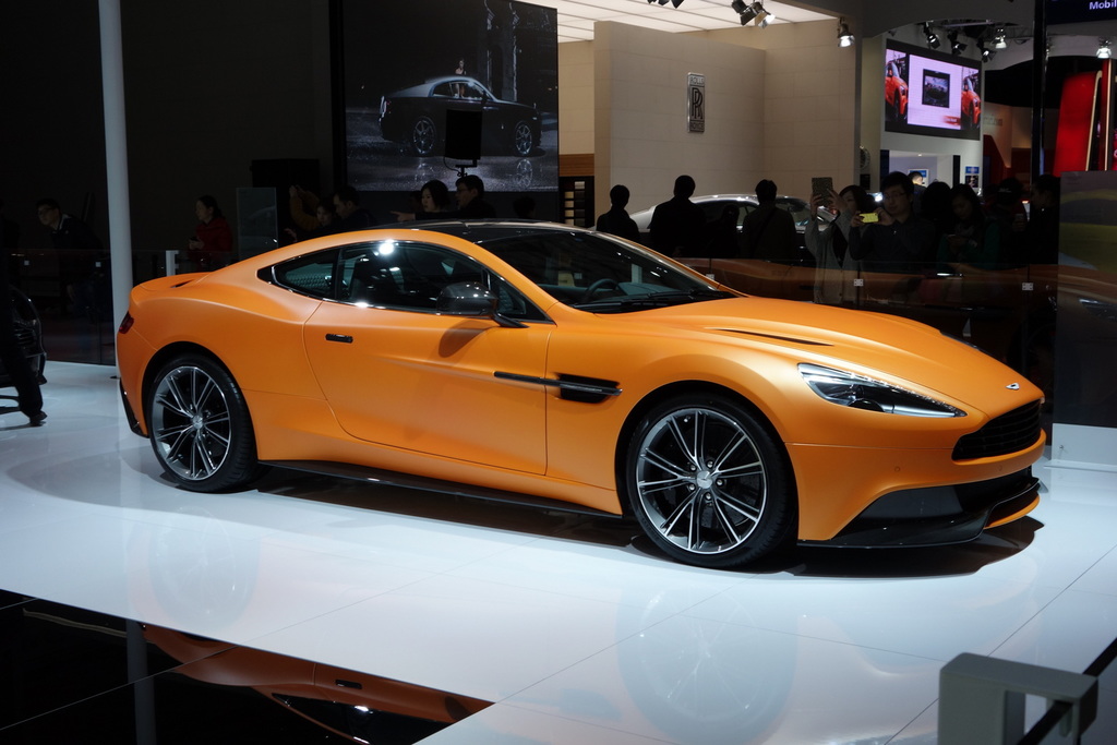 2013 Aston Martin Vanquish Gallery