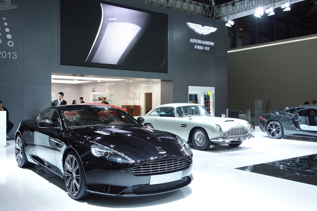 2013 Aston Martin Vanquish Gallery