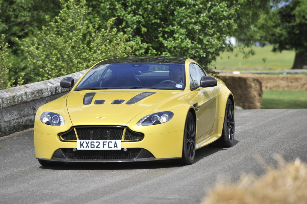 2009 Aston Martin V12 Vantage Gallery