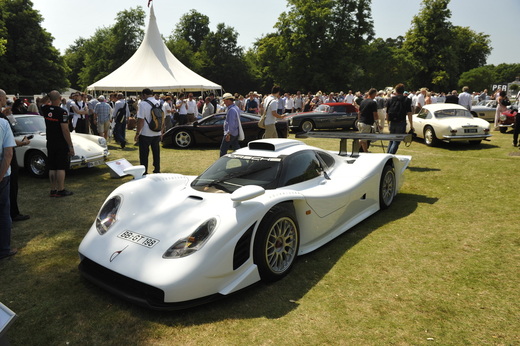 1997 Porsche 911 GT1 Straßenversion Gallery