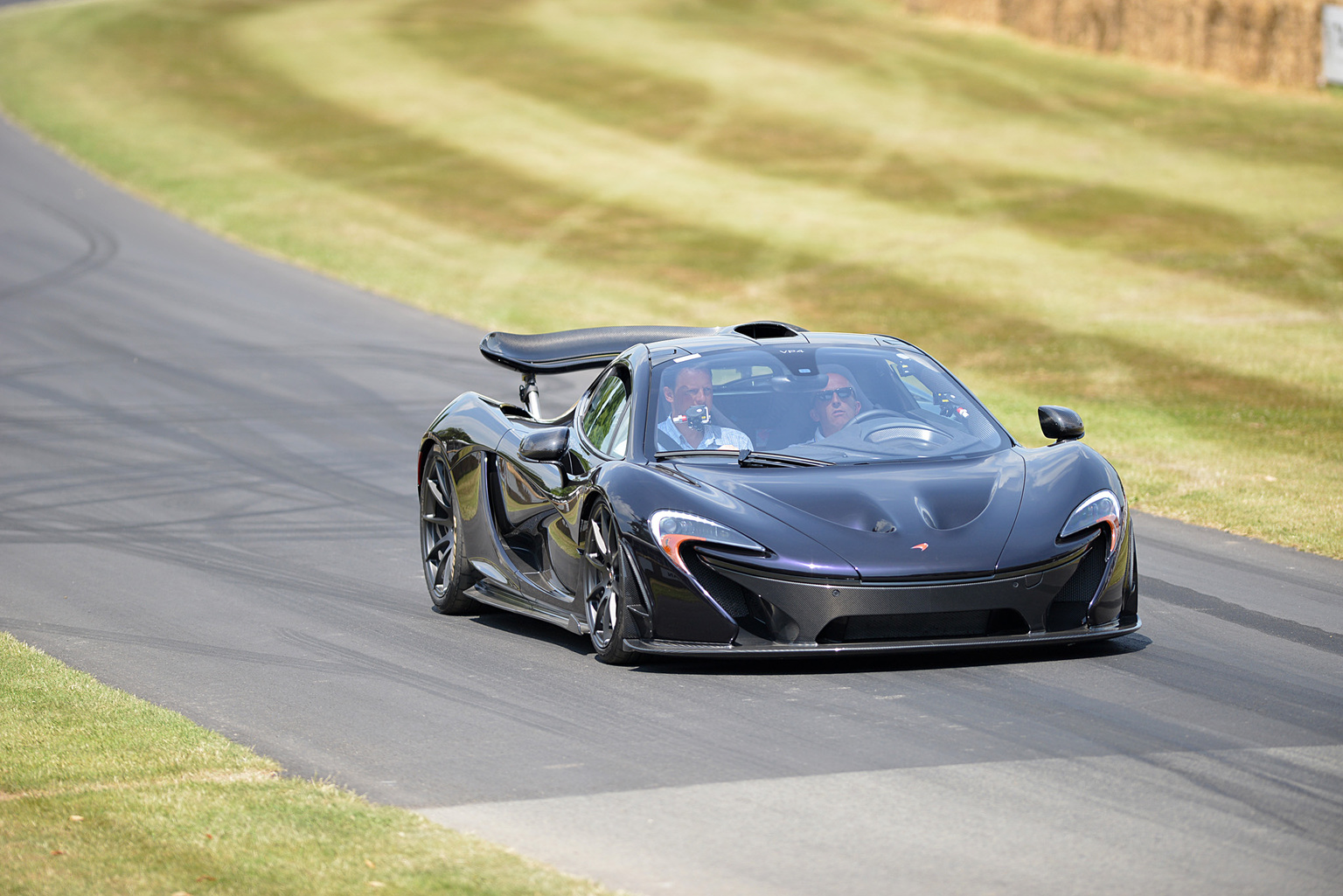 2013 McLaren P1 Gallery