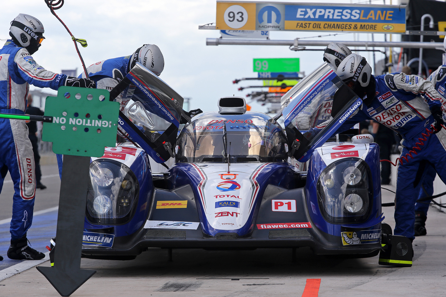 2013 Toyota TS030 Hybrid Gallery