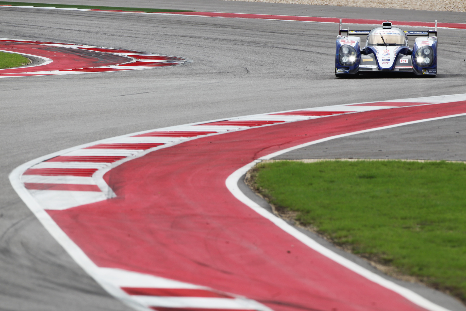 2013 Toyota TS030 Hybrid Gallery