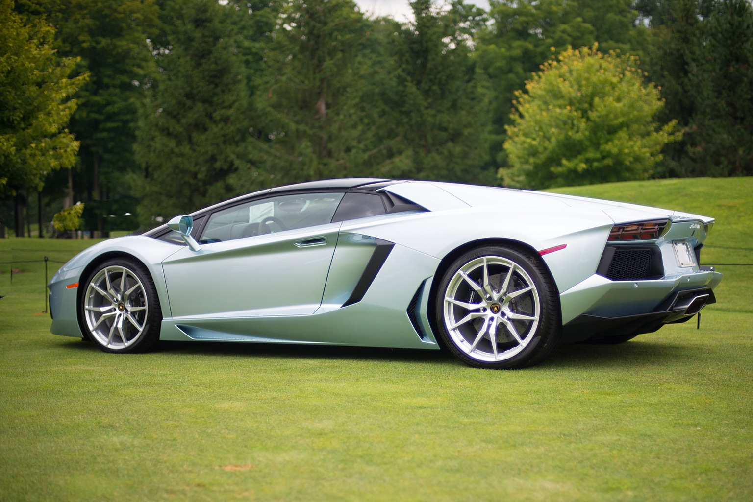 2012 Lamborghini Aventador LP 700-4 Roadster Gallery