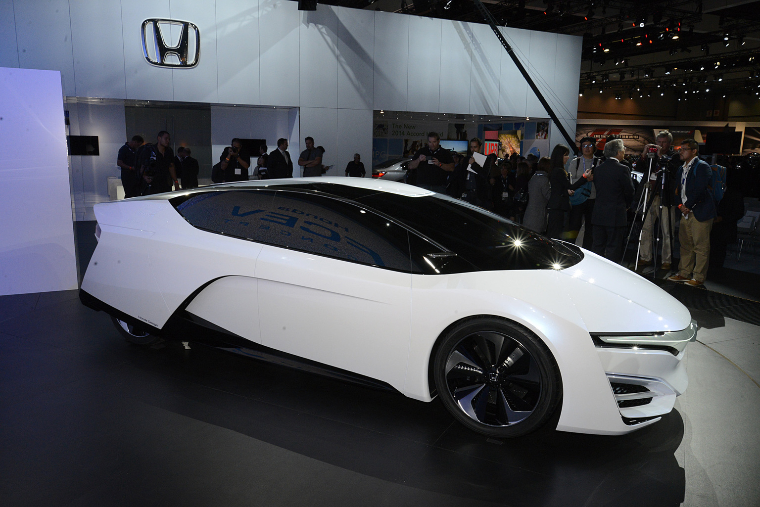 2013 Honda FCEV Concept Gallery