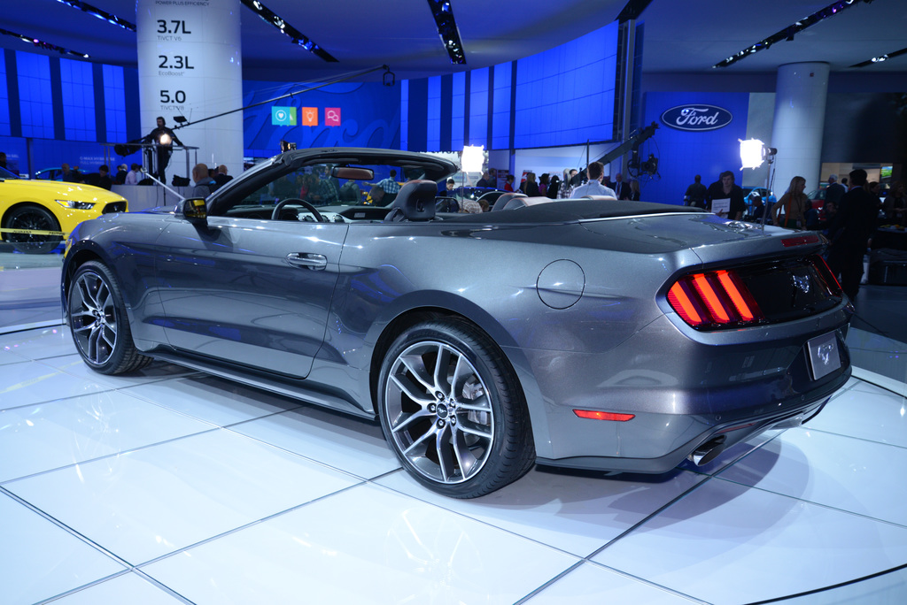 2015 Ford Mustang GT Gallery