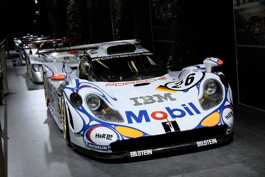 1997 Porsche 911 GT1 Evolution Gallery