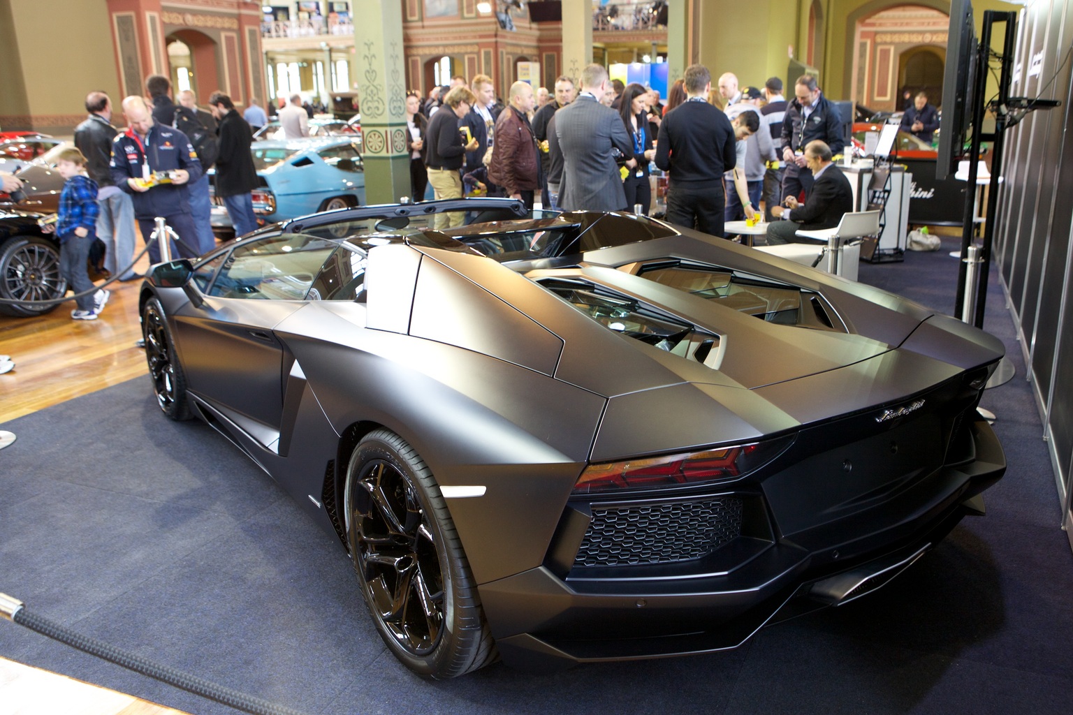 2012 Lamborghini Aventador LP 700-4 Roadster Gallery