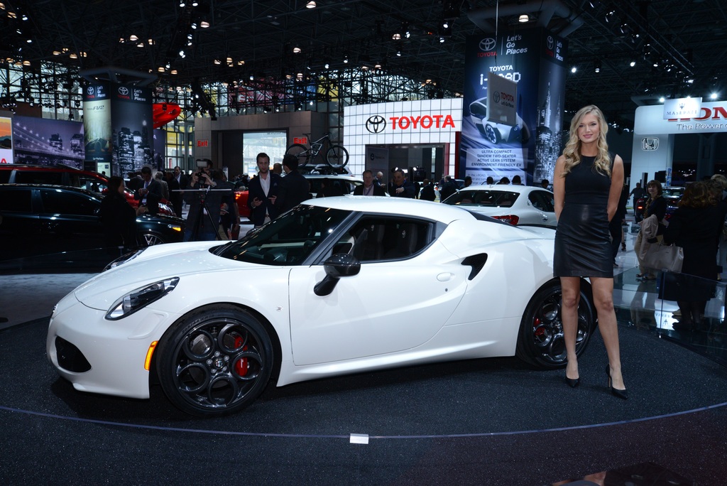 2013 Alfa Romeo 4C Gallery