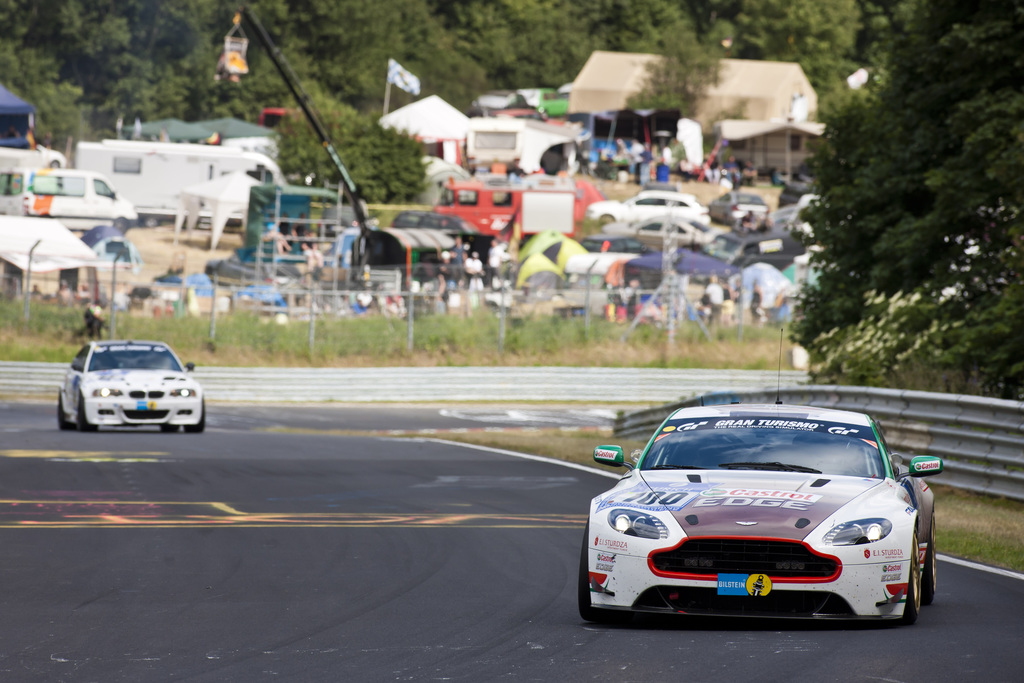 2011 Aston Martin V8 Vantage GT4 Gallery