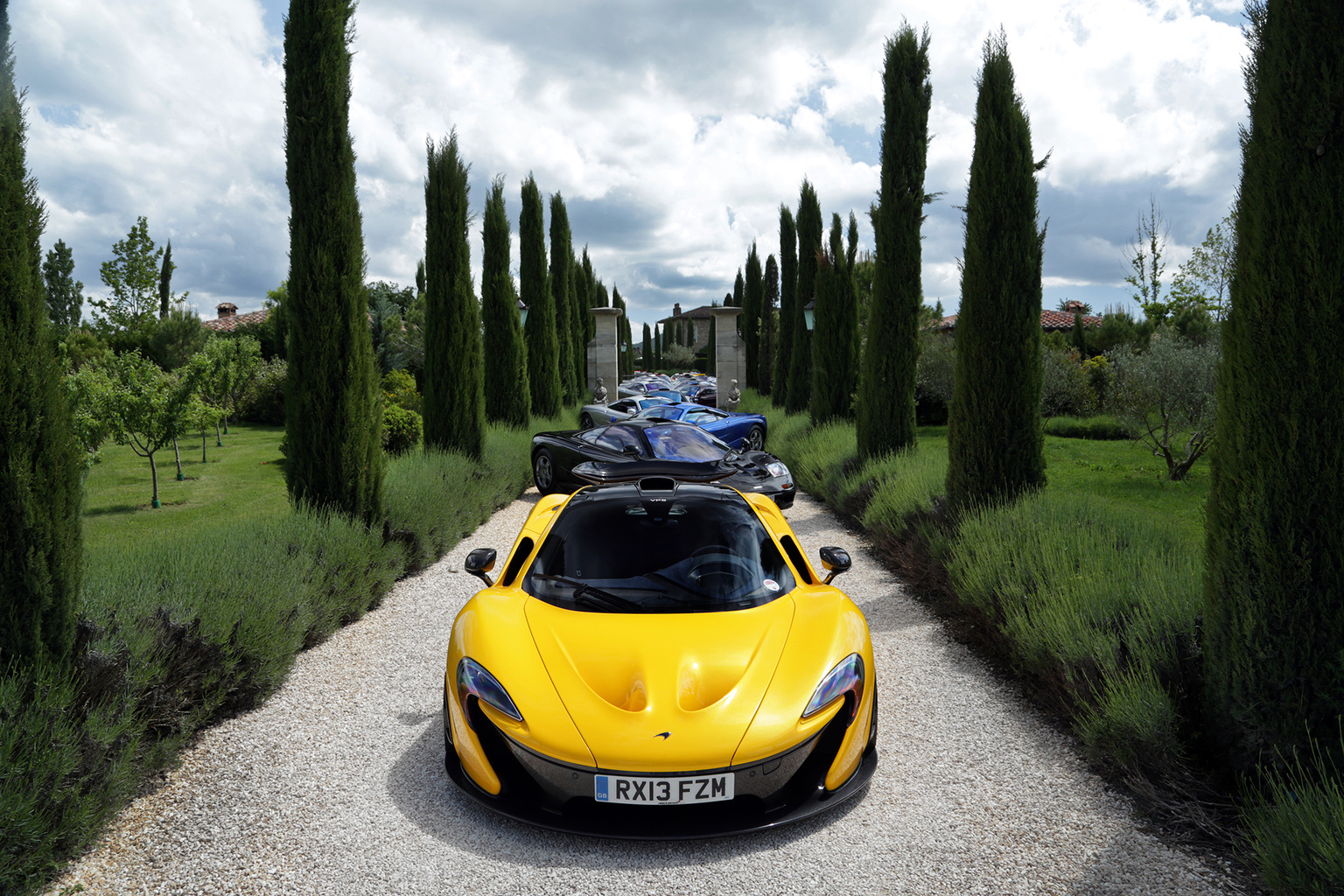 2013 McLaren P1 Gallery