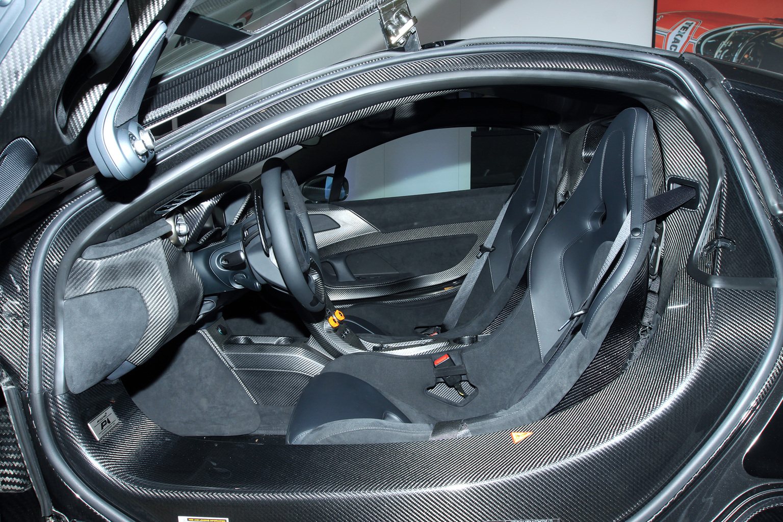 2013 McLaren P1 Gallery