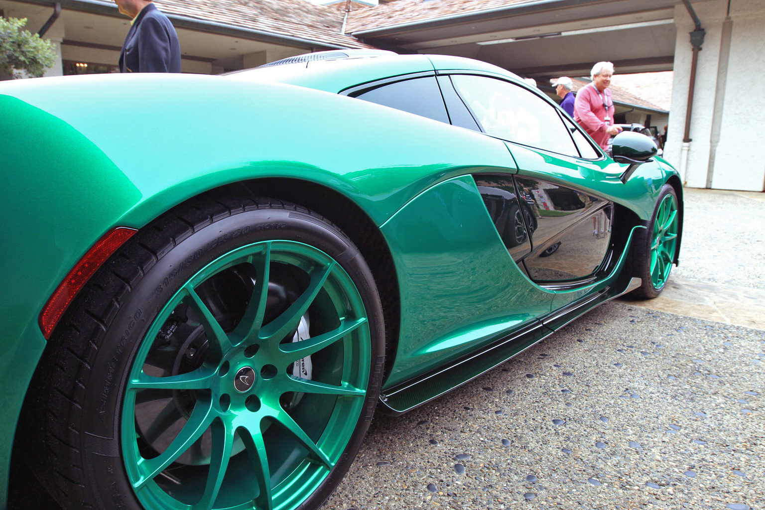 2013 McLaren P1 Gallery