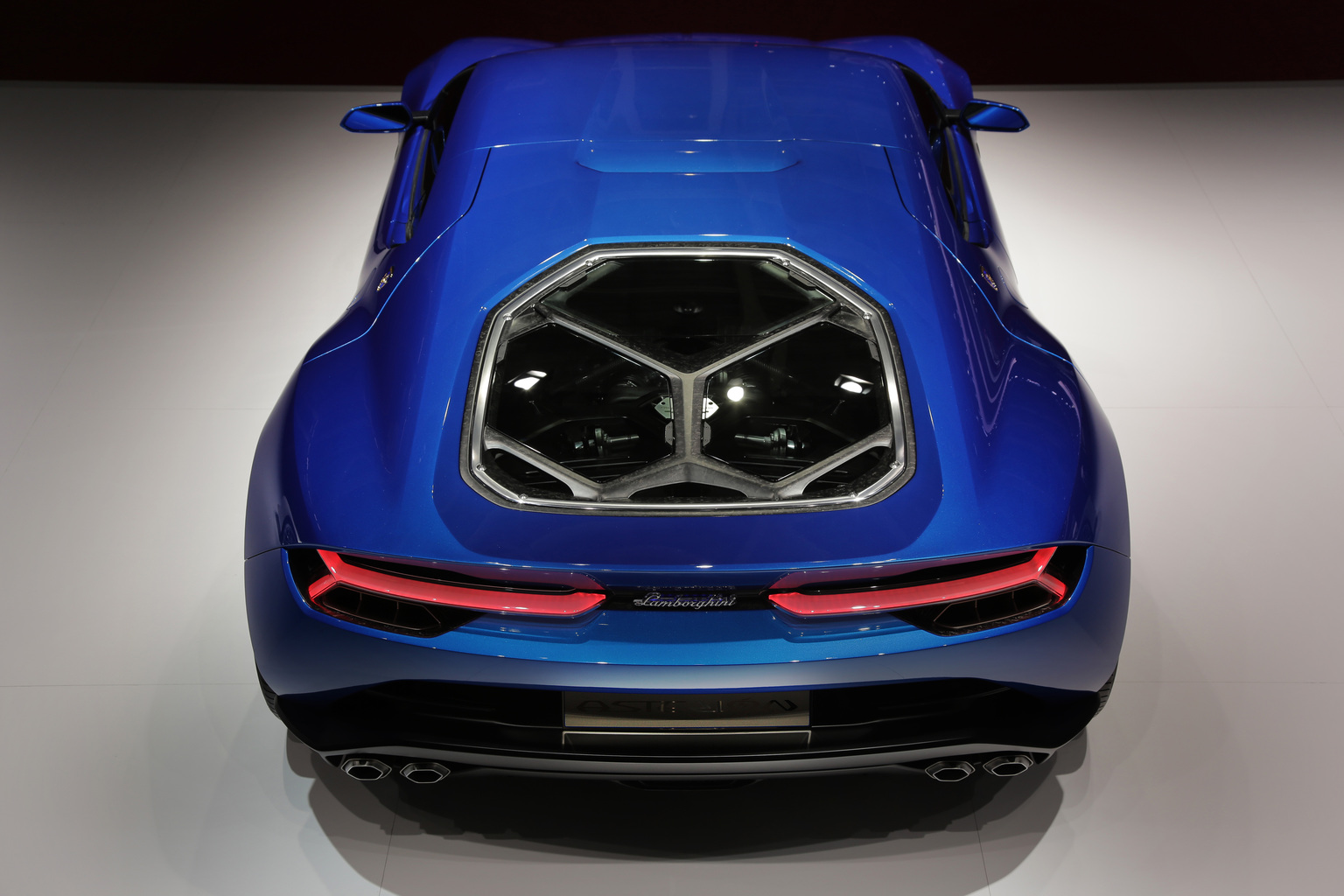 2014 Lamborghini Asterion LPI 910-4 Gallery