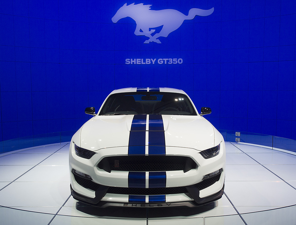 2015 Shelby GT350 Gallery