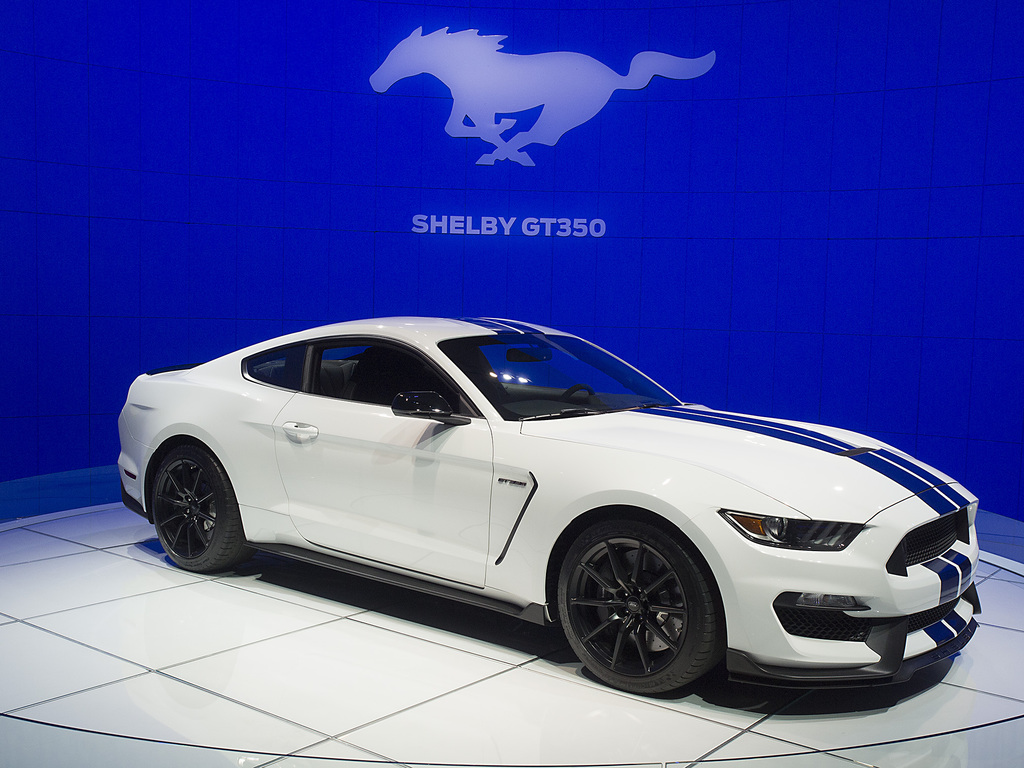 2015 Shelby GT350 Gallery