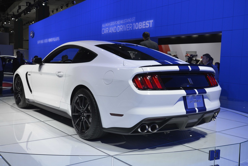 2015 Shelby GT350 Gallery