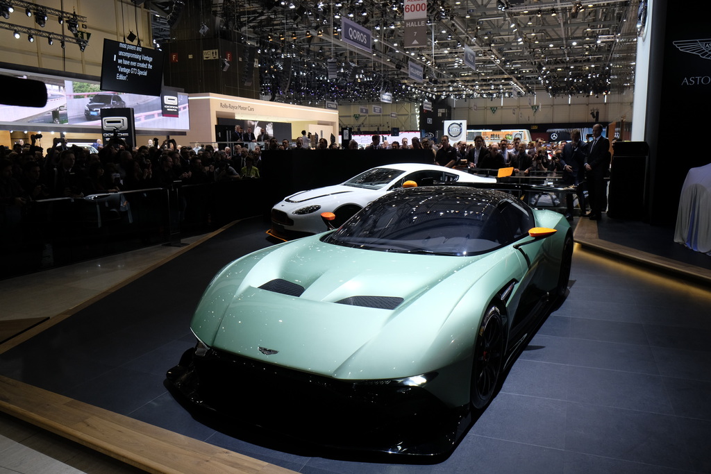 2015 Aston Martin Vulcan Gallery