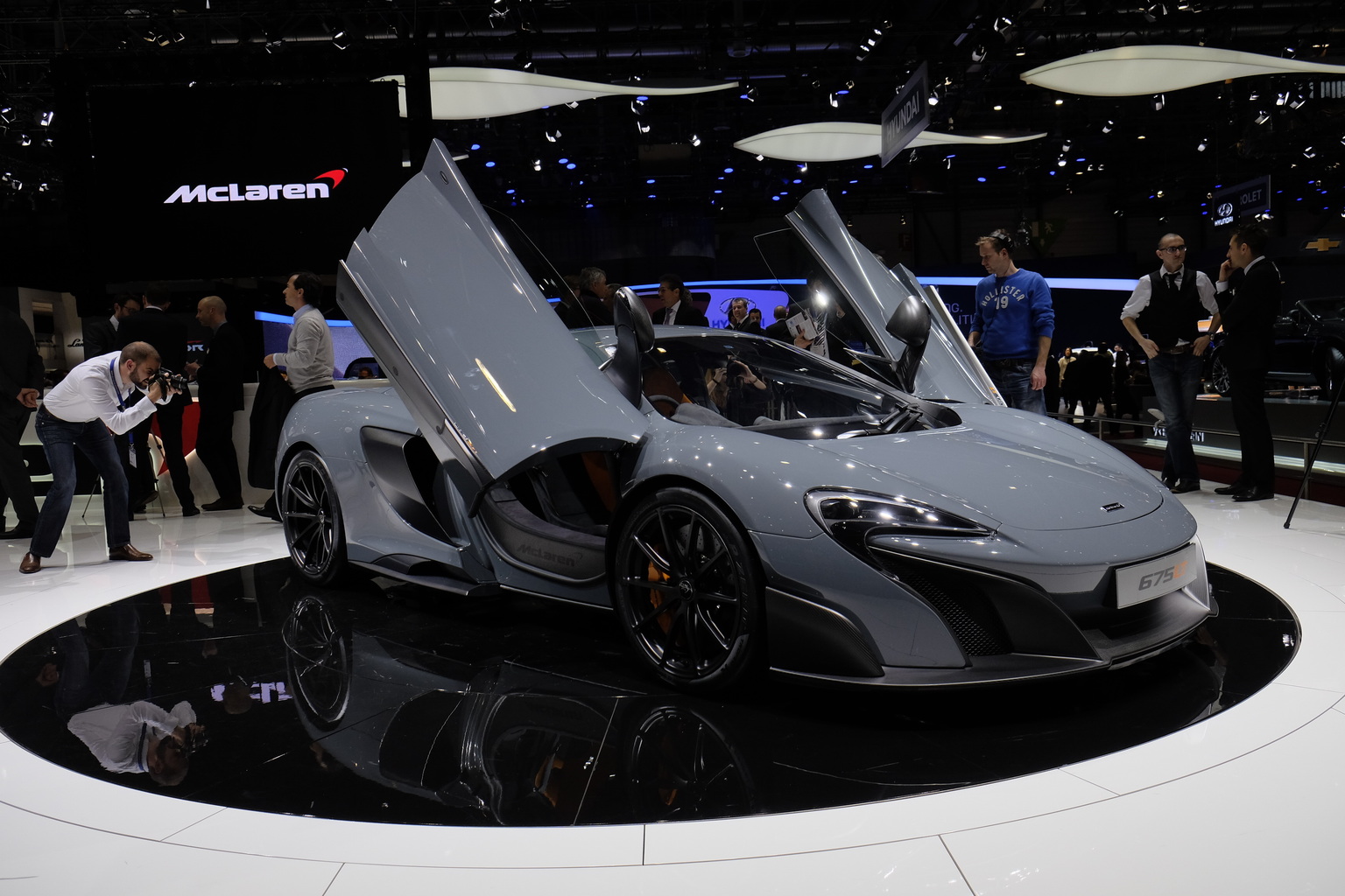 2015 McLaren 675LT Coupé Gallery