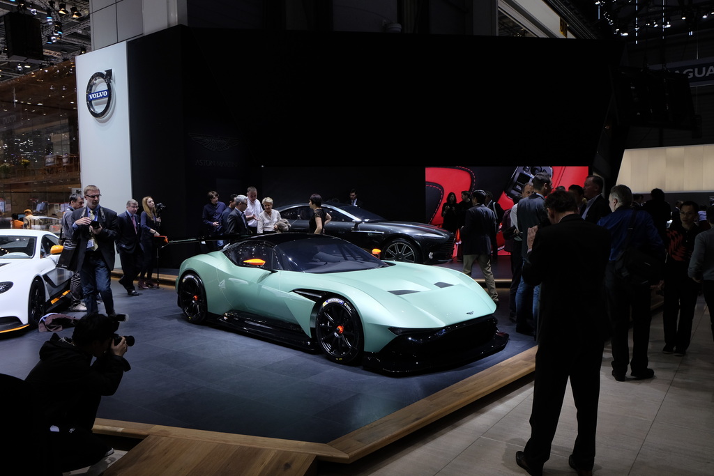 2015 Aston Martin Vulcan Gallery