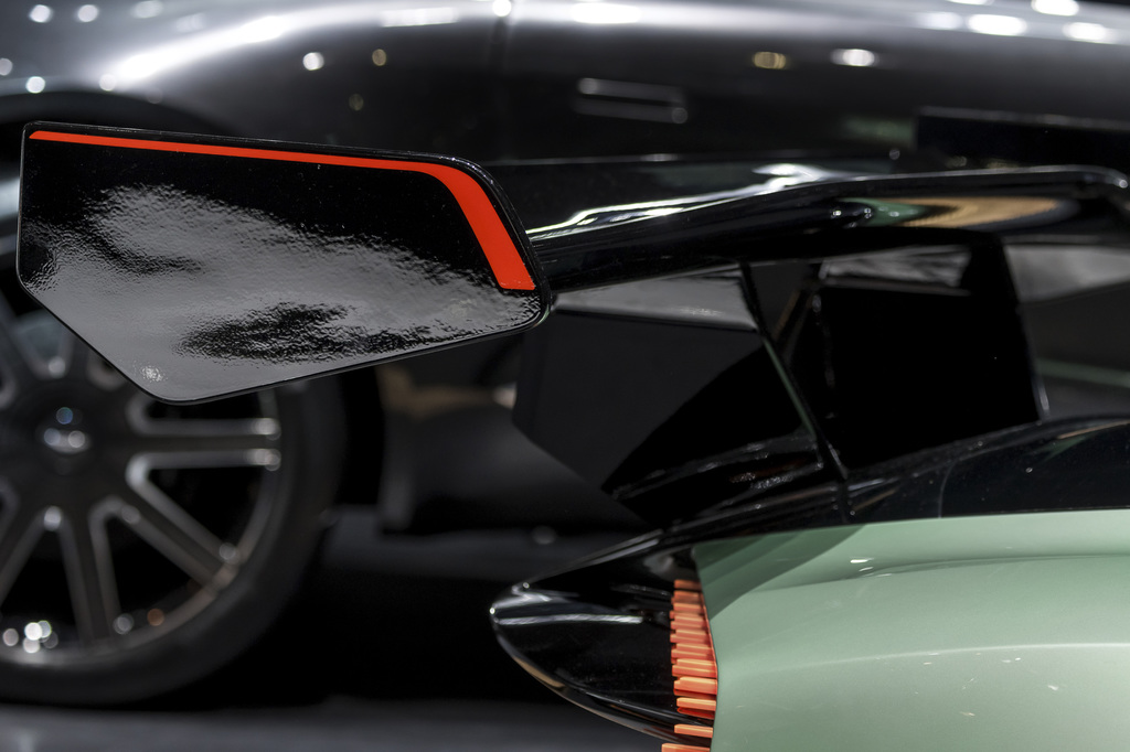 2015 Aston Martin Vulcan Gallery