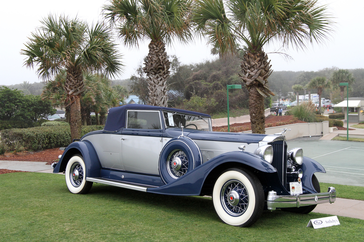 1933 Packard Super Eight Model 1004