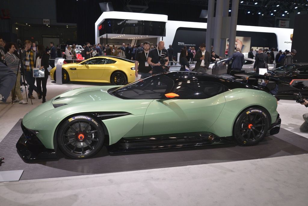 2015 Aston Martin Vulcan Gallery