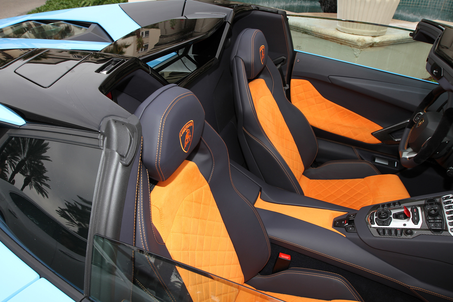 2012 Lamborghini Aventador LP 700-4 Roadster Gallery