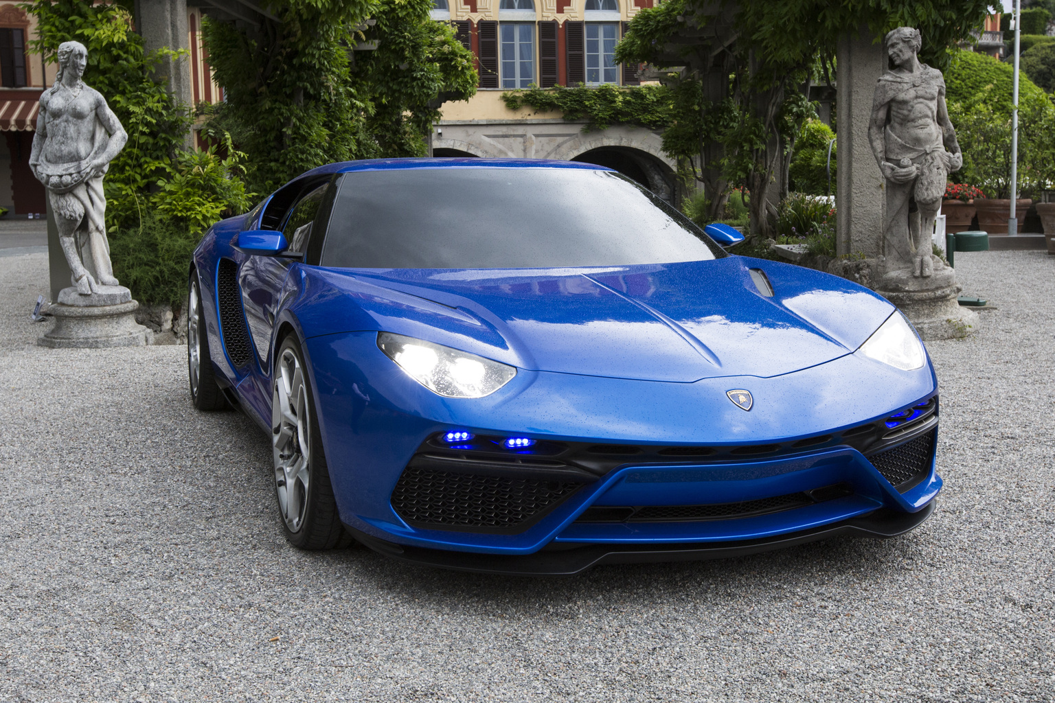 2014 Lamborghini Asterion LPI 910-4 Gallery