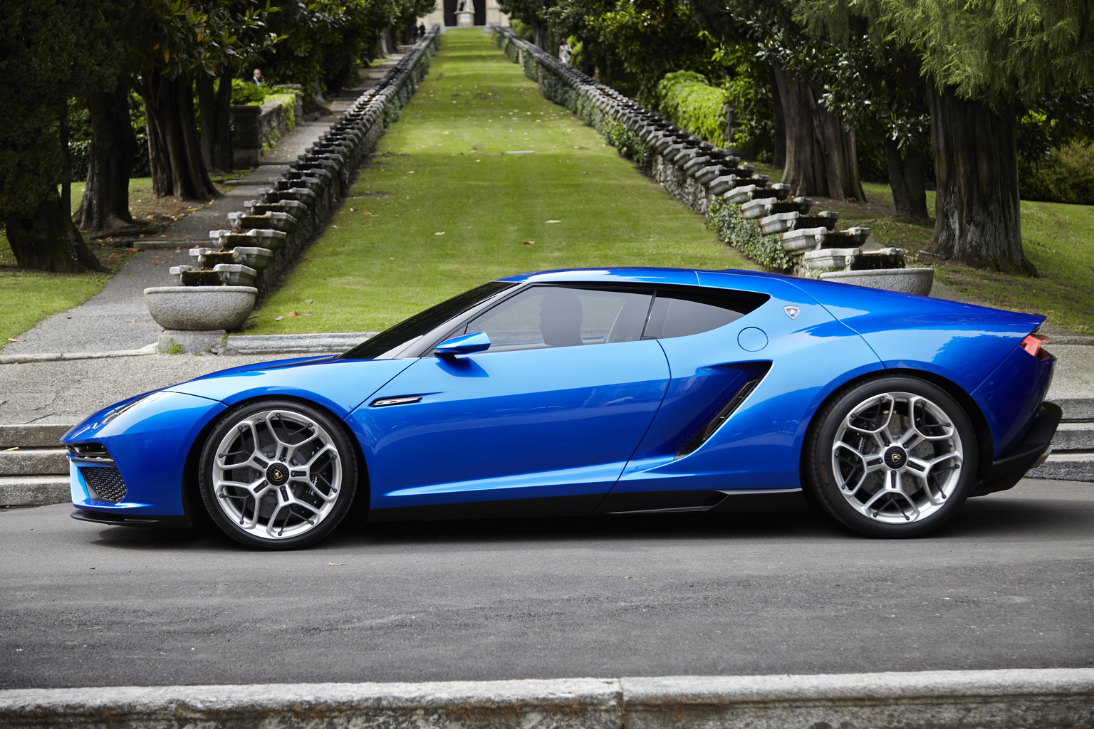 2014 Lamborghini Asterion LPI 910-4 Gallery