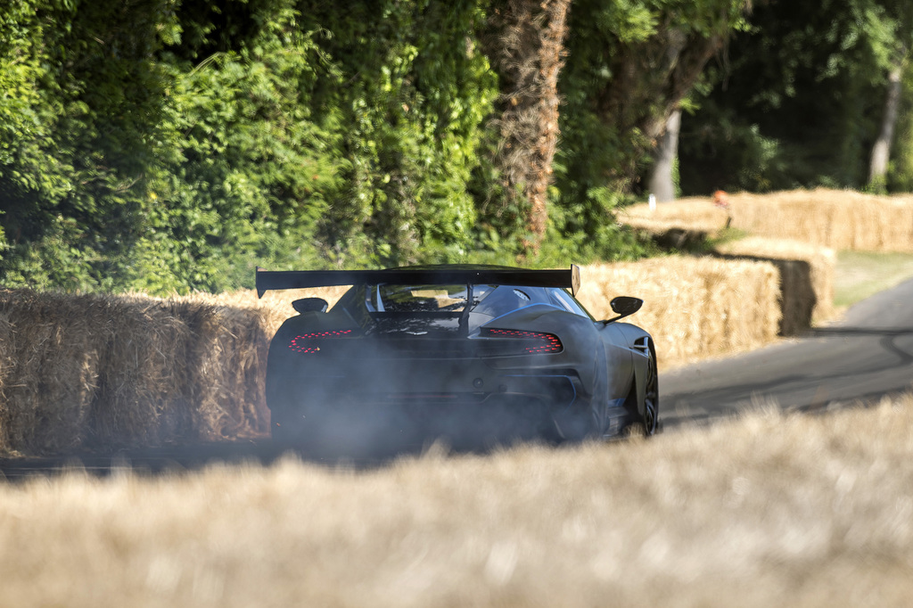 2015 Aston Martin Vulcan Gallery