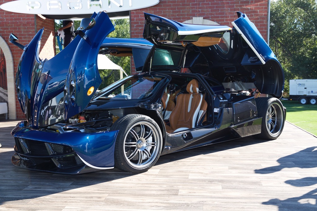 2011 Pagani Huayra Gallery