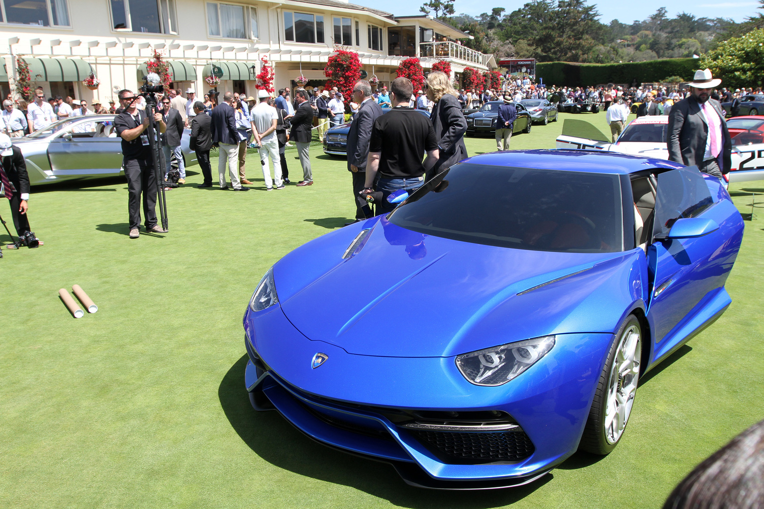 2014 Lamborghini Asterion LPI 910-4 Gallery