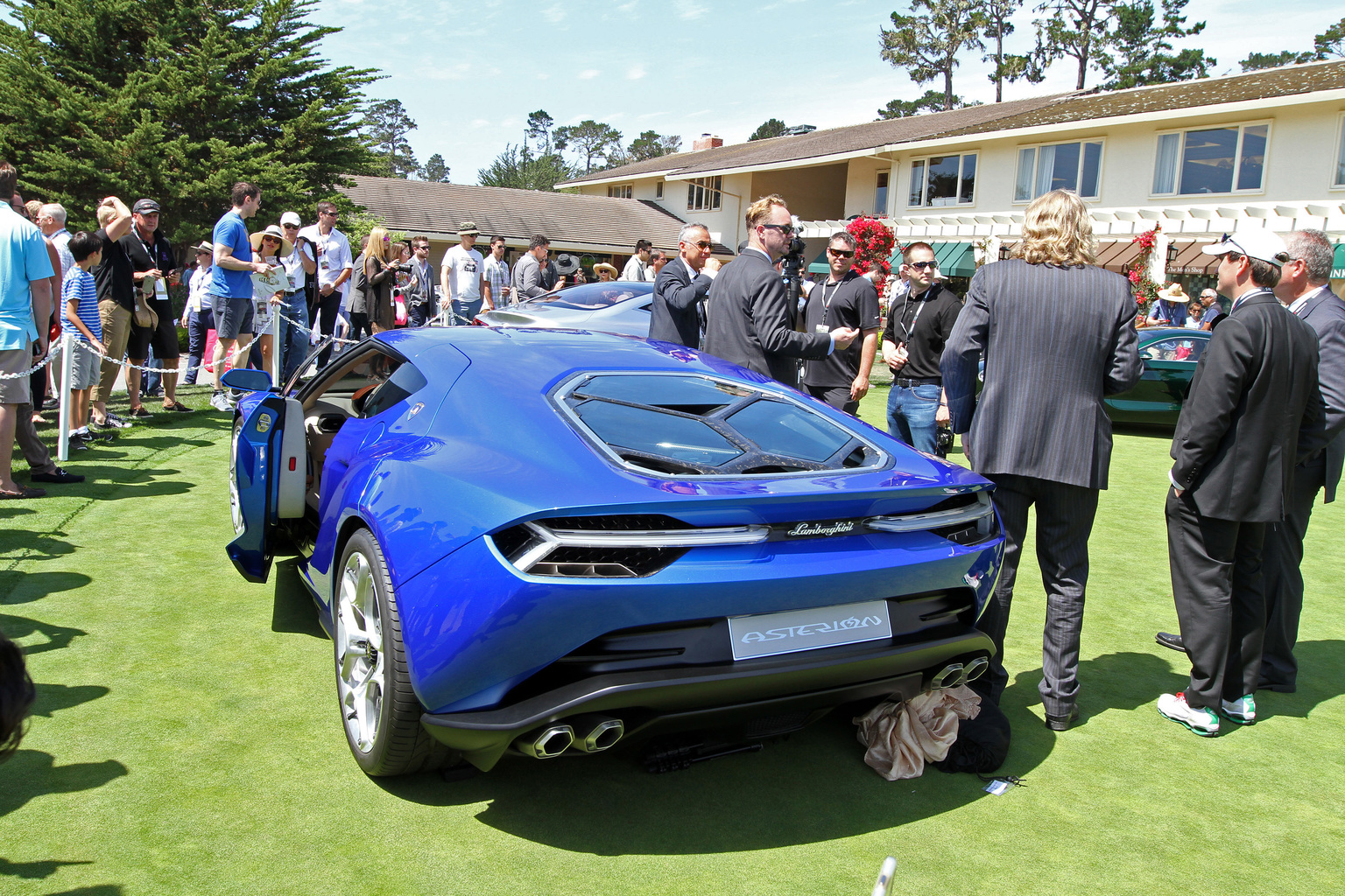 2014 Lamborghini Asterion LPI 910-4 Gallery