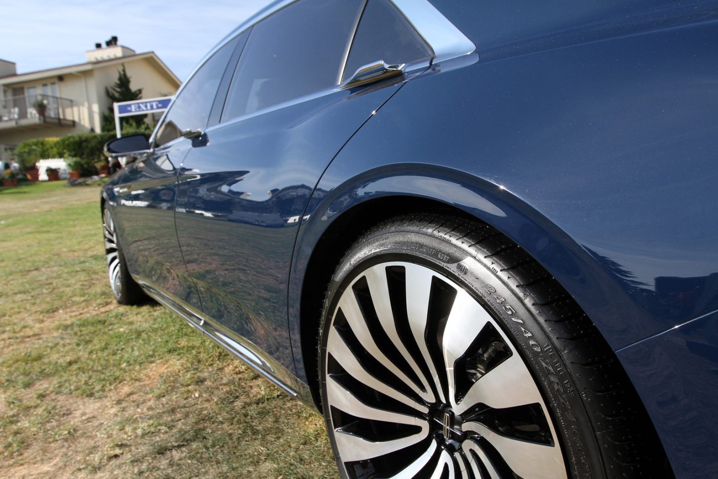 2015 Lincoln Continental Concept Gallery