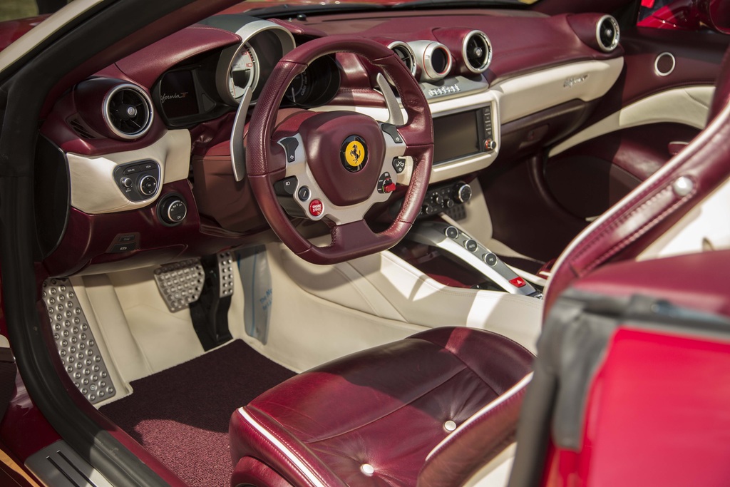 2014 Ferrari California T Gallery