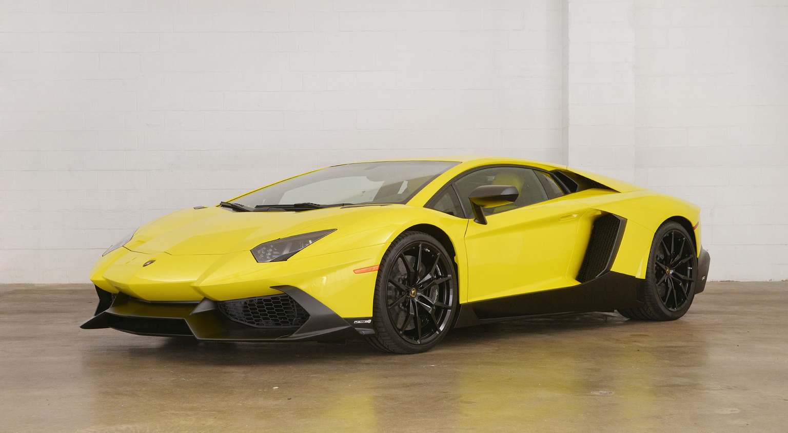 2013 Lamborghini Aventador LP 720-4 50° Anniversario Gallery