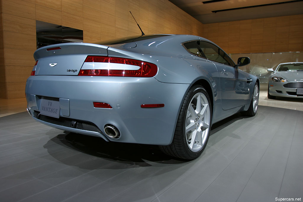 2005 Aston Martin V8 Vantage Gallery