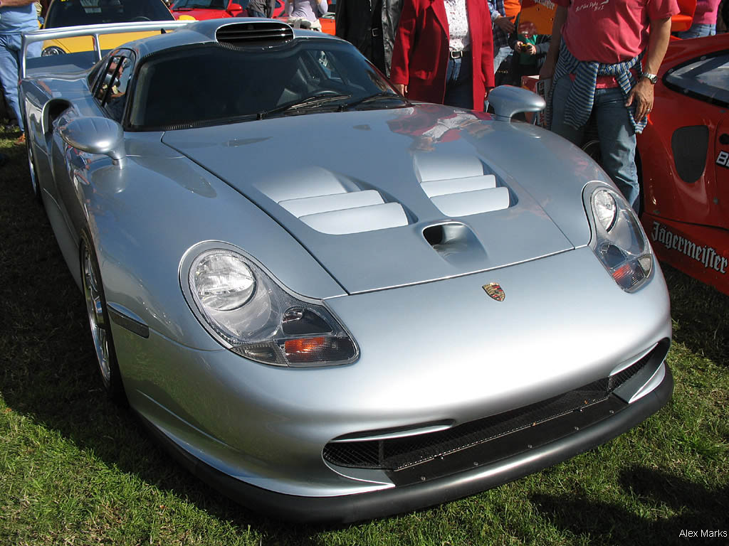 1997 Porsche 911 GT1 Straßenversion Gallery