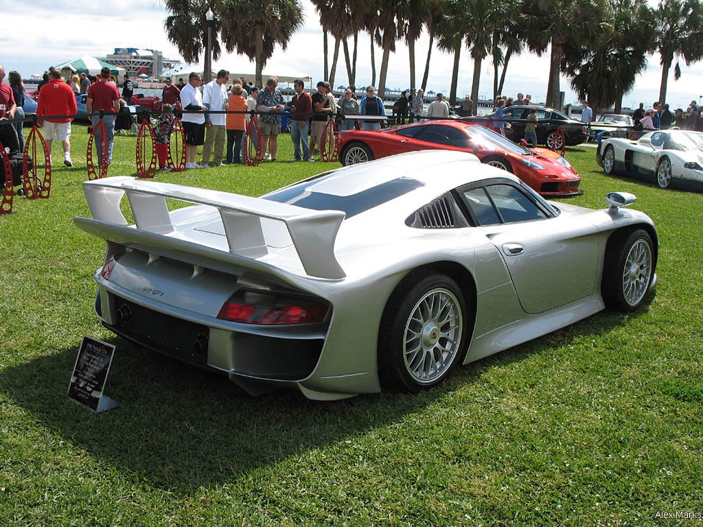 1997 Porsche 911 GT1 Straßenversion Gallery