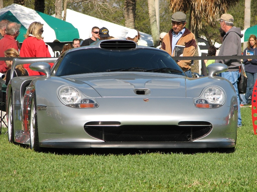 1997 Porsche 911 GT1 Straßenversion Gallery