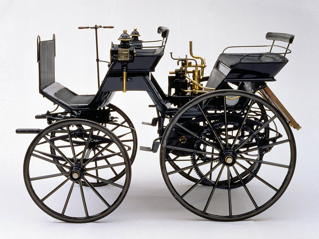 1886 Daimler Motorized Carriage