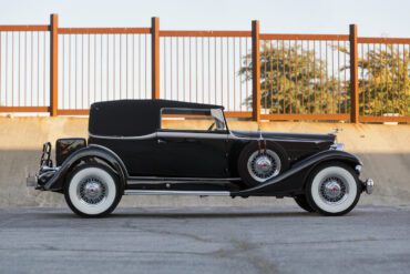 1933 Packard Super Eight Model 1004