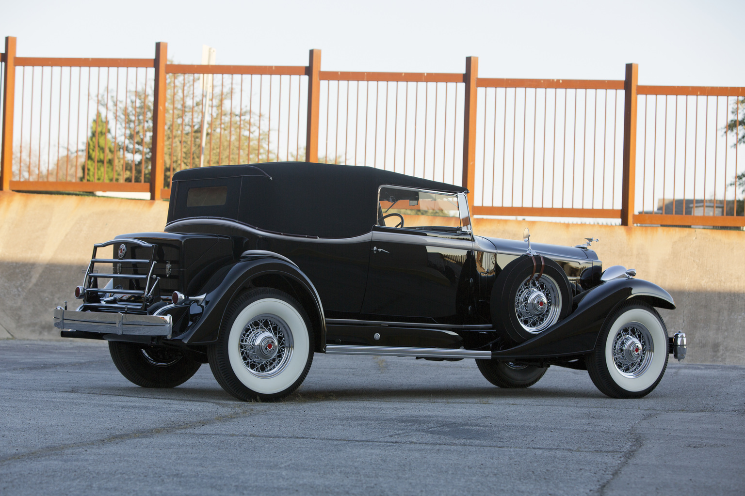 1933 Packard Super Eight Model 1004