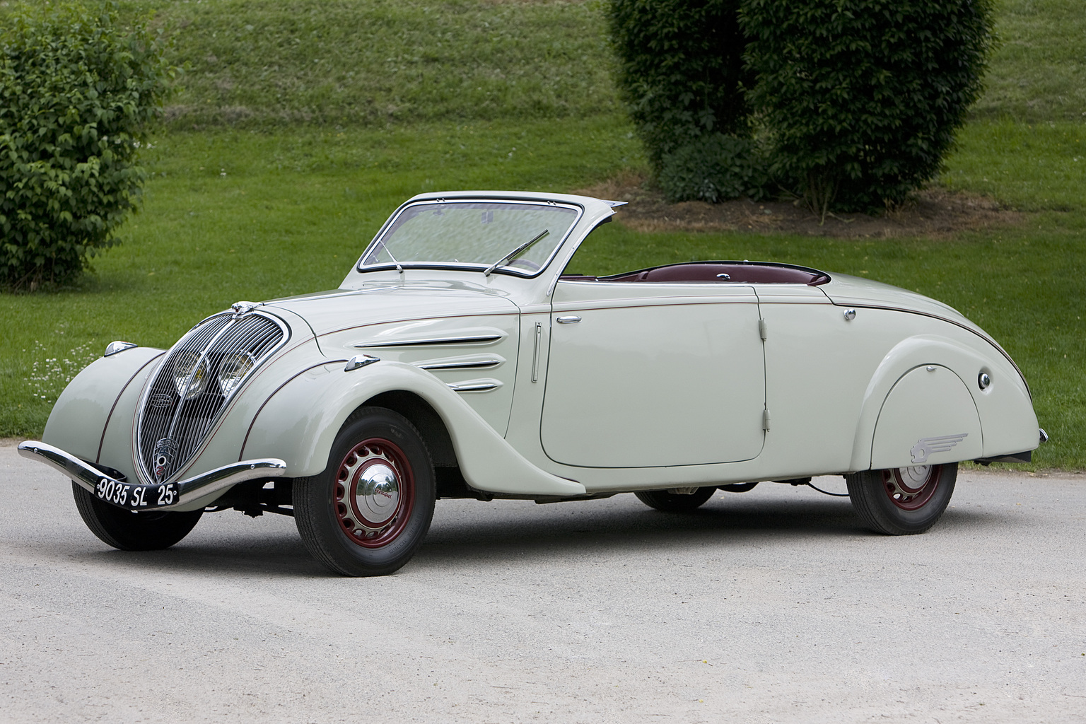 1936 Peugeot 402 Éclipse