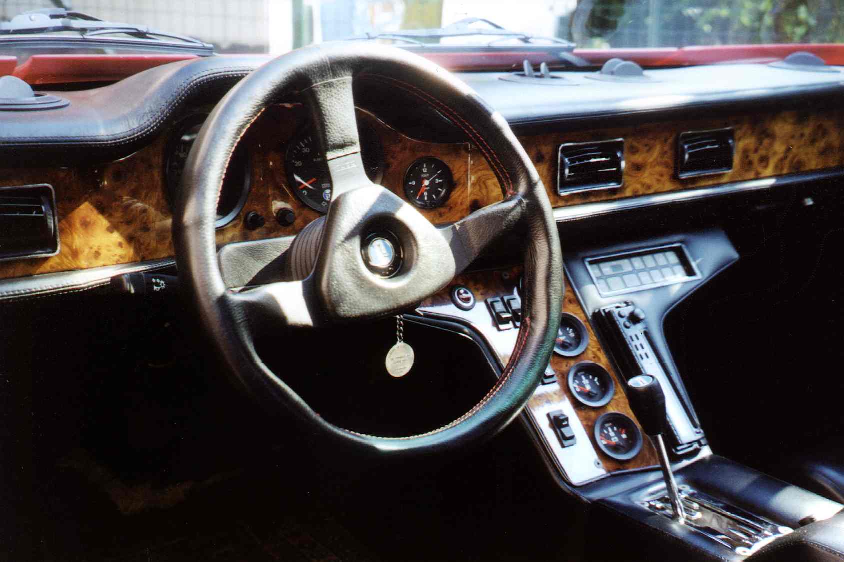 1991 De Tomaso Pantera 2