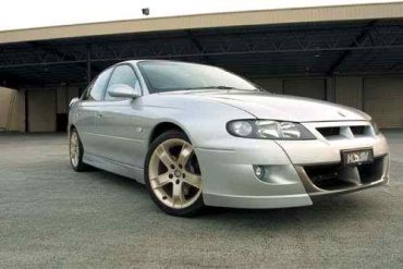 2001 HSV VX2 R8