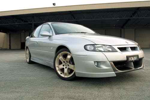 2001 HSV VX2 R8