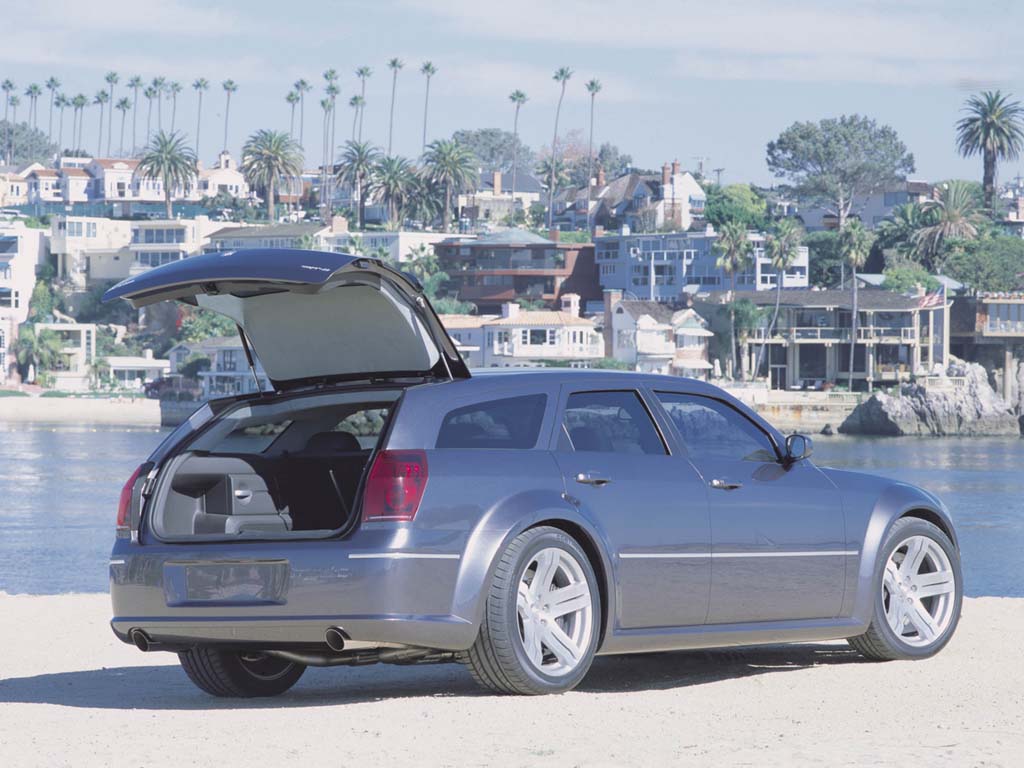 2003 Dodge Magnum SRT-8 Concept