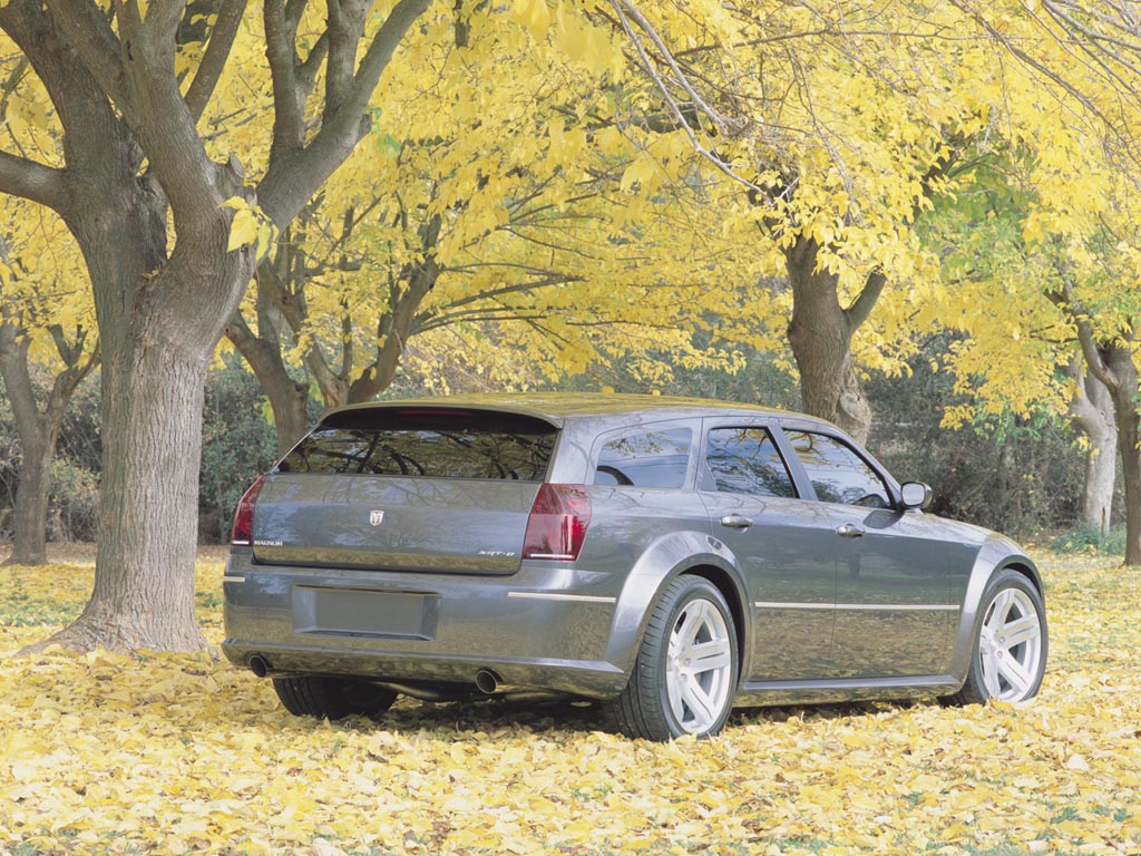 2003 Dodge Magnum SRT-8 Concept